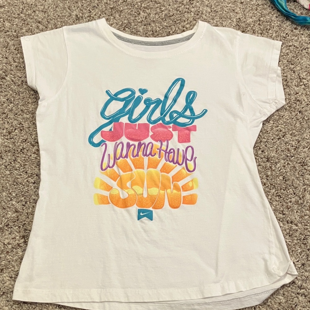 Nike Girls “Girls Just Wanna Have Sun” Tee – YXL
